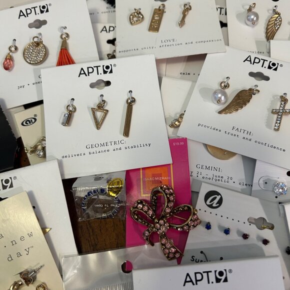 70-Piece Costume Jewelry Lot Charms Necklaces, Earrings Brooches Barrettes - Picture 13 of 16